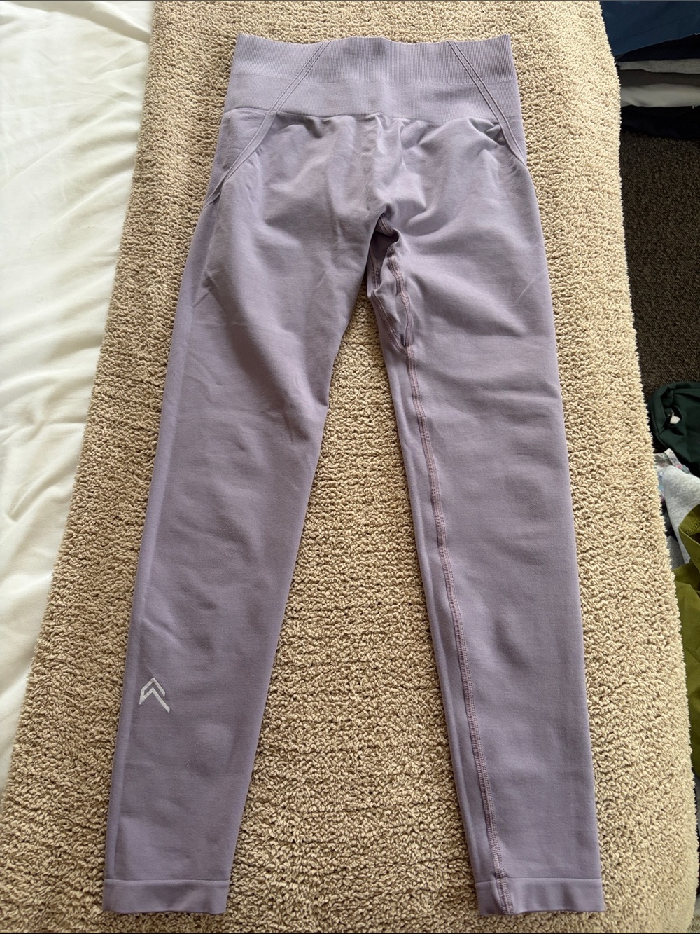 EFFORTLESSLIFT™ SEAMLESS LEGGINGS WITH WHITE LOGO